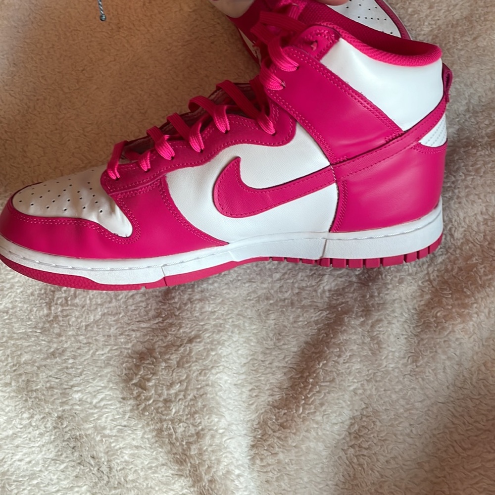 Women’s Nike Jordan pink dunk high. Womens 11.5 - Picture 3 of 5